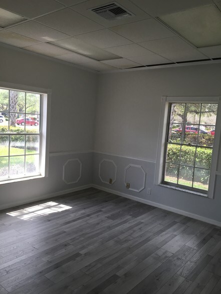 More Photos Of 4361-4365 Northlake Blvd, Palm Beach Gardens Office For Sale