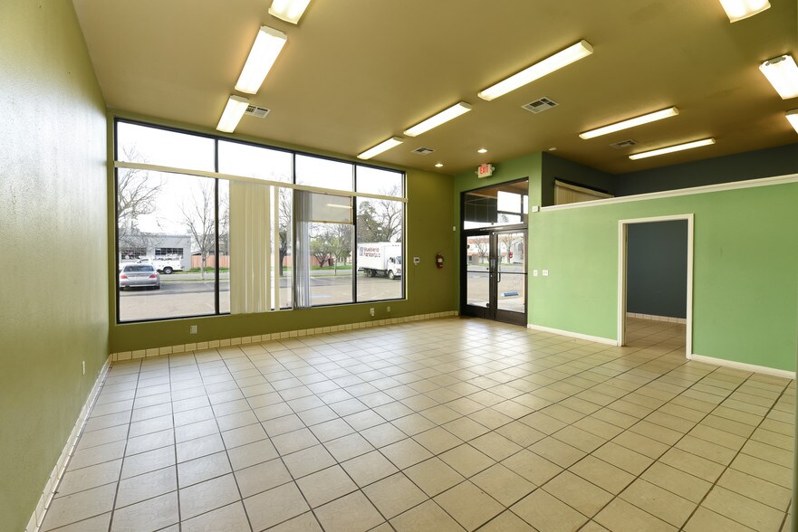 More Photos Of 850 W Main St, Merced Restaurant For Lease