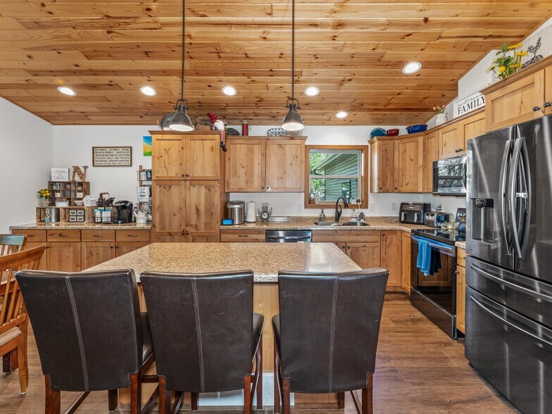 More Photos Of 6119 Co Y Hwy, Hazelhurst Hotel For Sale