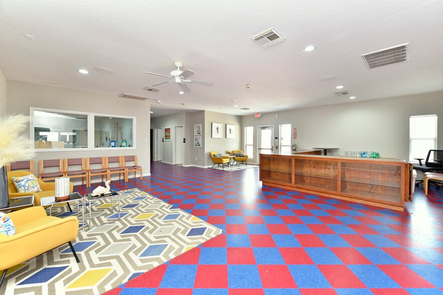 More Photos Of 11110 S Highway 6, Sugar Land Freestanding For Lease