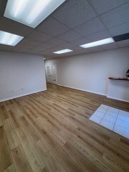 More Photos Of 8931 Conference Dr, Fort Myers Office For Lease