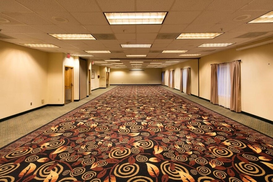 More Photos Of 1929 4th St, Eureka Hotel For Sale