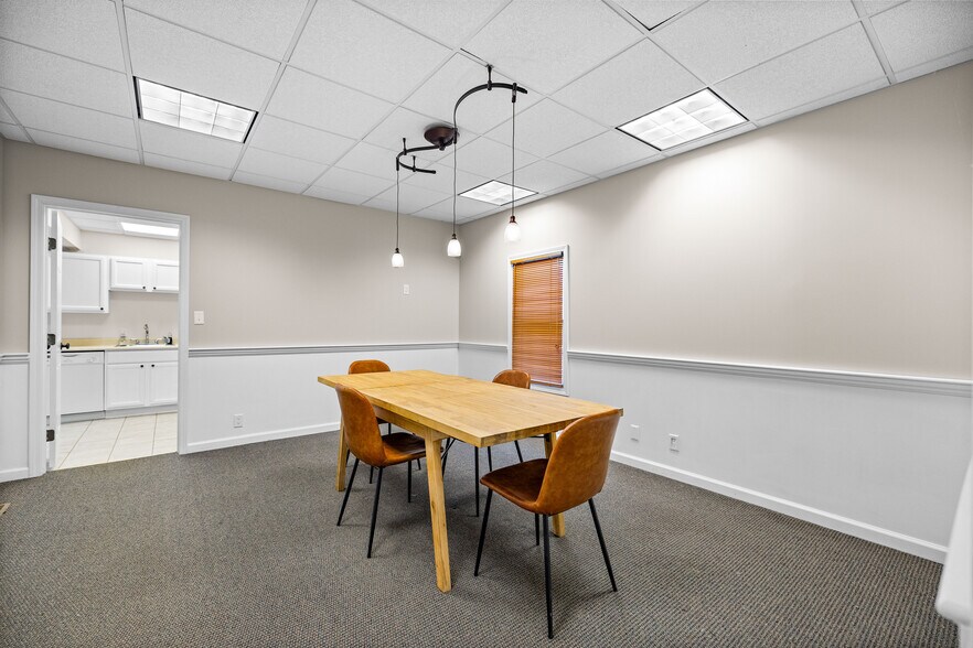 More Photos Of 217 N Washington St, Rome Office For Lease