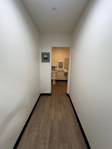 More Photos Of 4459 Rowland Ave, El Monte Warehouse For Lease