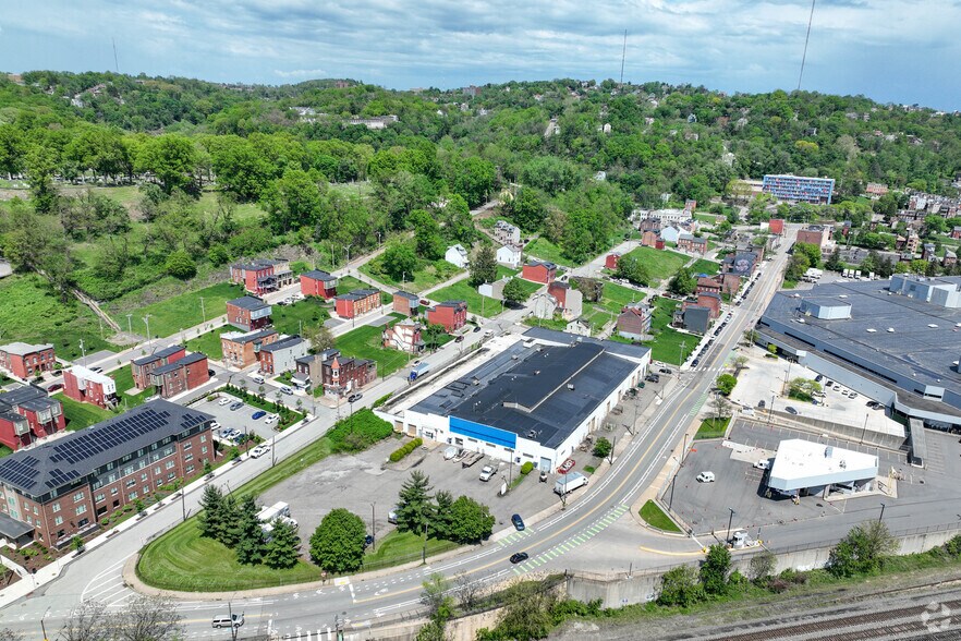 More Photos Of 1000 California Ave, Pittsburgh Warehouse For Lease