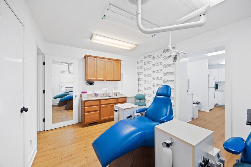 More Photos Of 4816 Greenwood Rd, Louisville Medical For Lease