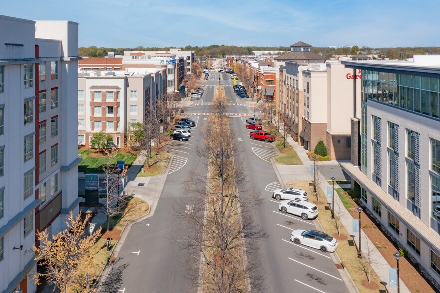 More Photos Of 2015 Ayrsley Town Blvd, Charlotte Unknown For Lease