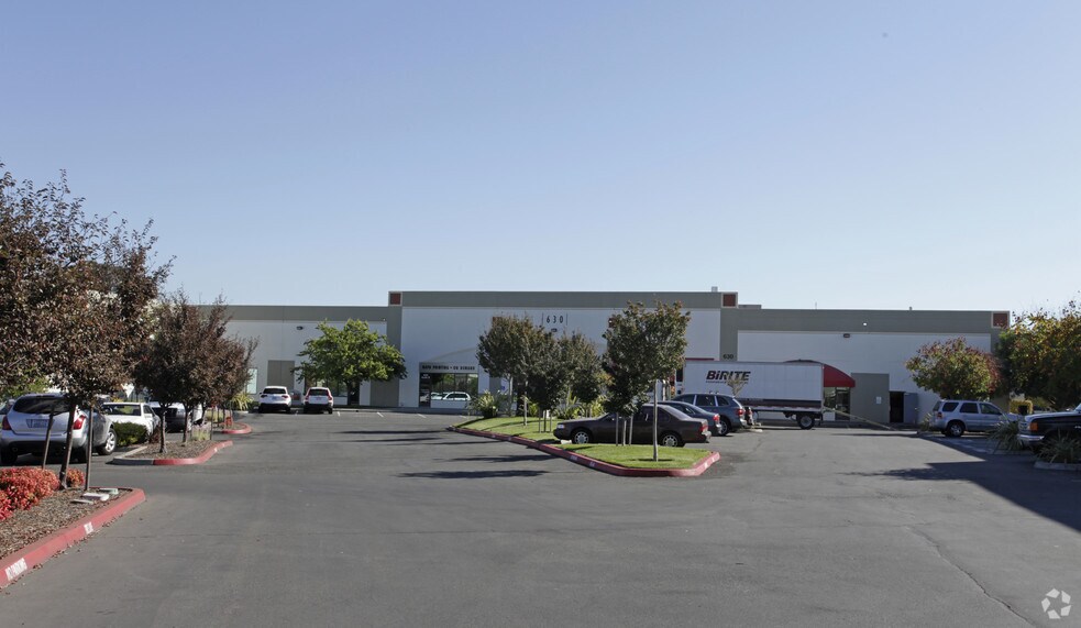 More Photos Of 630 Airpark Rd, Napa Research And Development For Lease