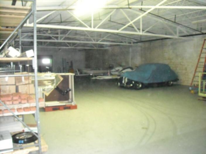 More Photos Of 7878 Gull Rd, Richland Warehouse For Lease