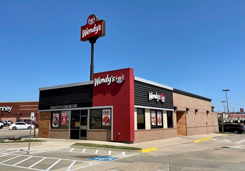 More Photos Of 811-877 NE Alsbury Blvd, Burleson Unknown For Lease