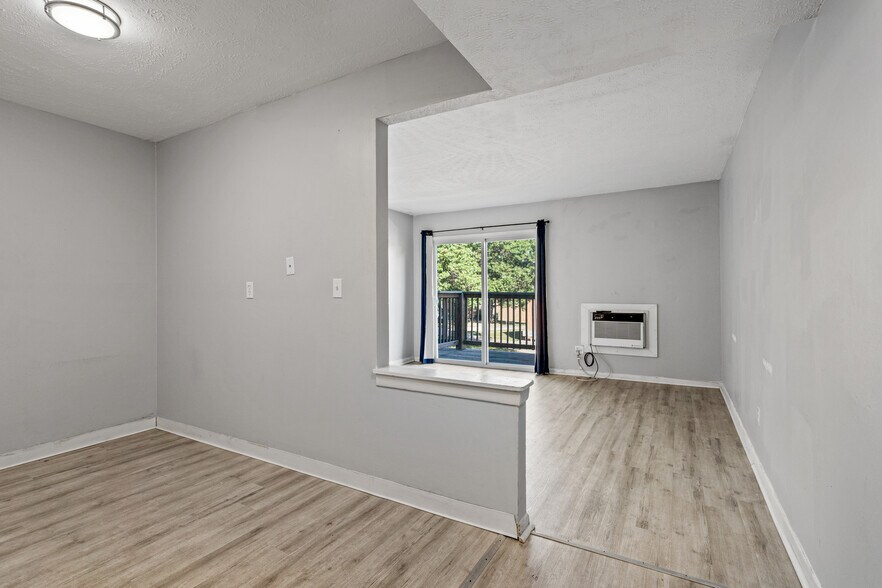 More Photos Of 1733 W 24th St, Lawrence Apartments For Sale