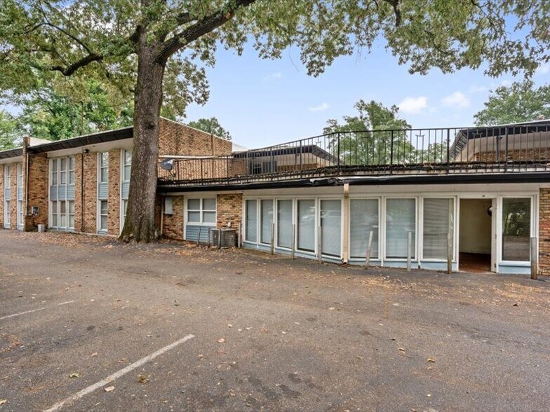 More Photos Of , Memphis Multifamily For Sale