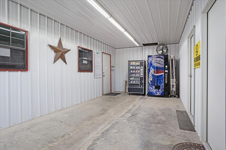 More Photos Of 120 County Road 42000, Paris Trailer Camper Park For Sale