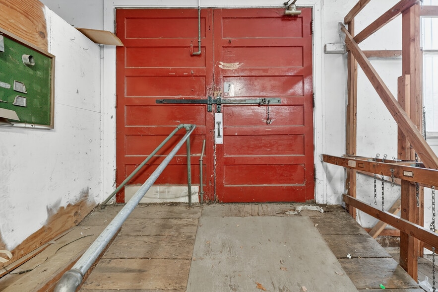 More Photos Of 360-362 Central Ave, Fillmore Storefront For Sale