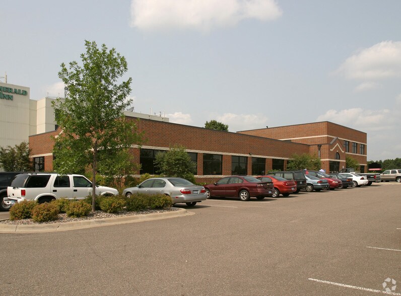 More Photos Of 2035 County Road D E, Maplewood Medical For Lease