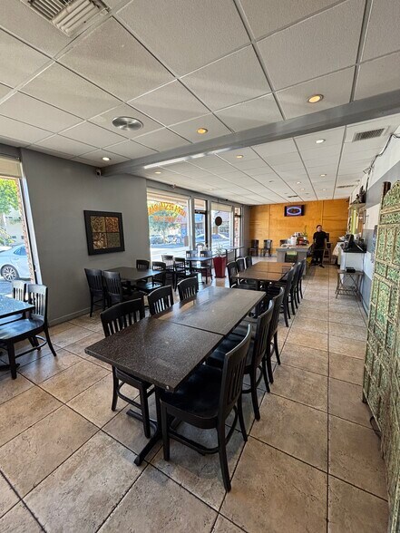 More Photos Of 515 S Verdugo Rd, Glendale Unknown For Lease