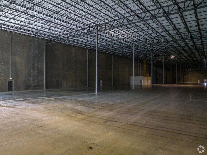 More Photos Of 283 Cardinal Dr, Marengo Warehouse For Sale