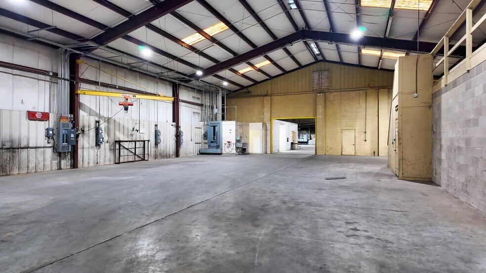 More Photos Of 11763 N Us-319, Thomasville Manufacturing For Sale