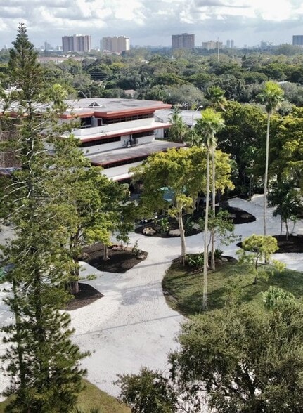 More Photos Of 12250 NE 13th Ct, North Miami Office For Lease