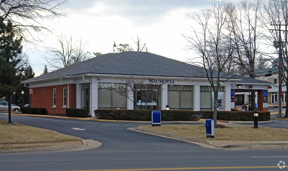 Primary Photo Of 1099 Elden St, Herndon Bank For Sale