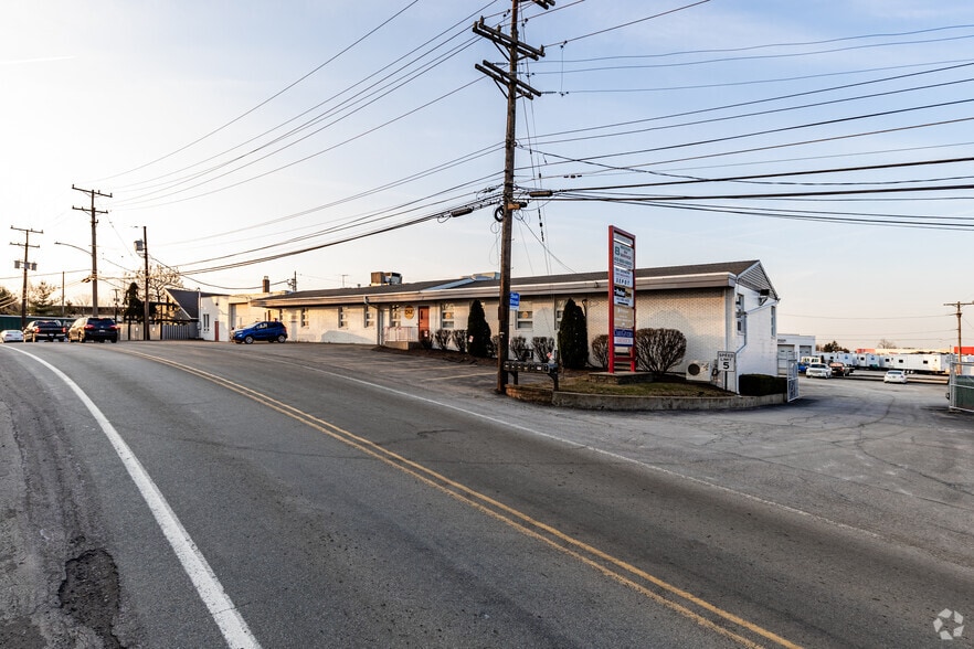 More Photos Of 540 Delwar Rd, Pittsburgh Storefront Retail Office For Sale