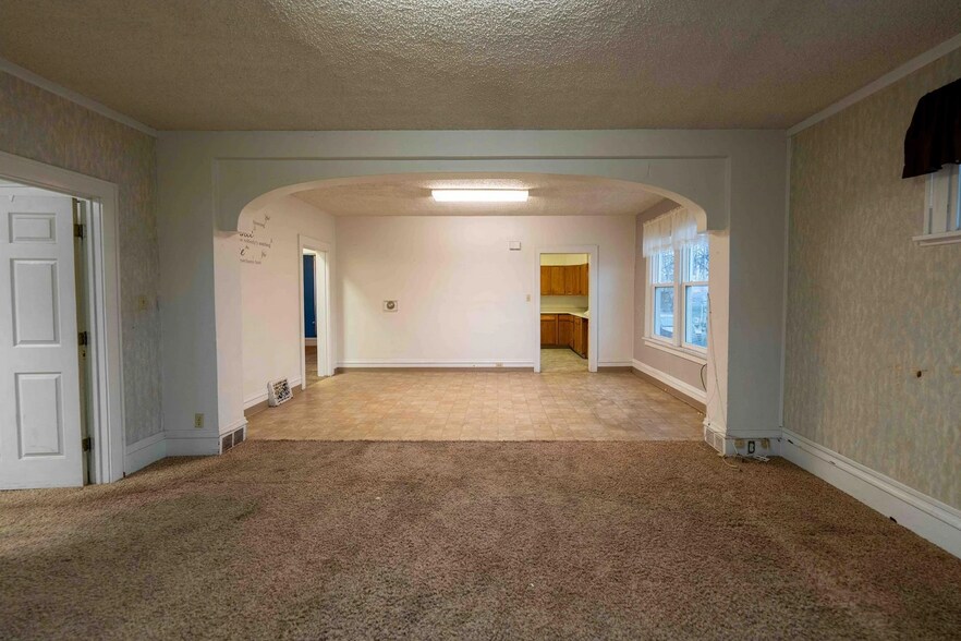 More Photos Of 1601 Central Ave, Great Falls Religious Facility For Sale