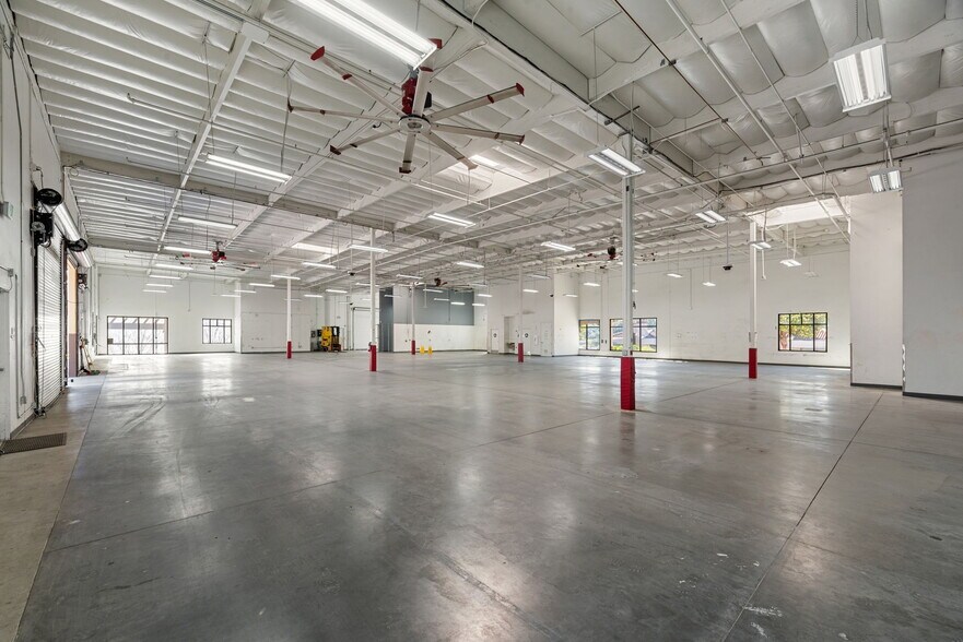 More Photos Of 28721 Canwood St, Agoura Hills Unknown For Lease