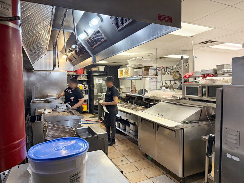 More Photos Of 1061 Reading Rd, Mason Restaurant For Sale