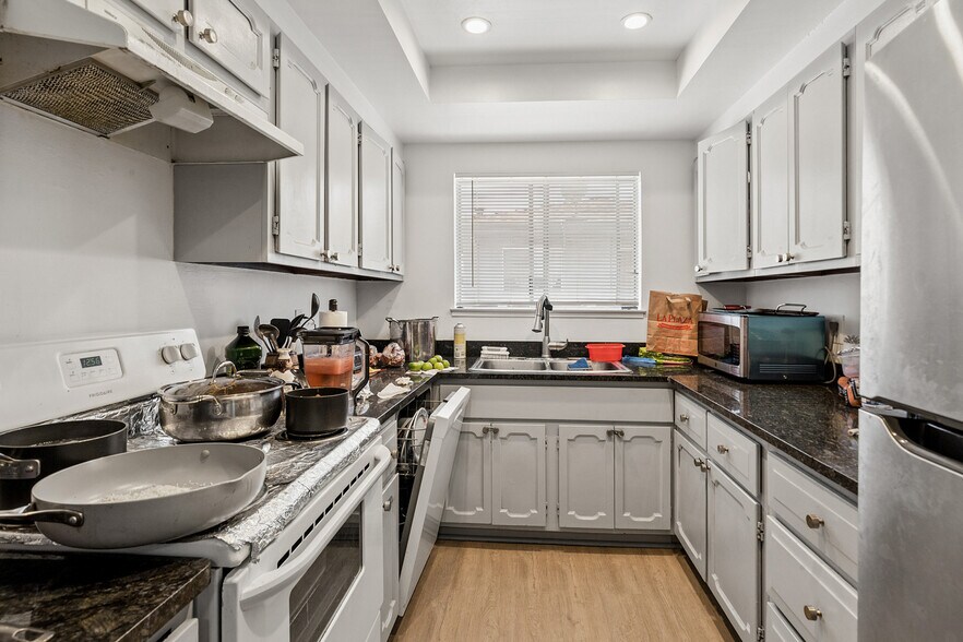 More Photos Of 1342 Essex Way, San Jose Apartments For Sale
