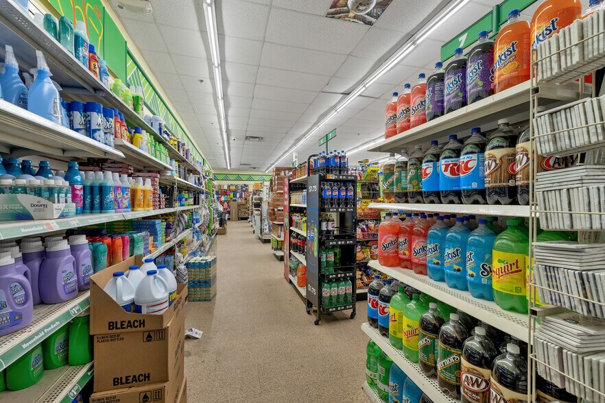 More Photos Of 777 S Willow St, Manchester Storefront For Lease