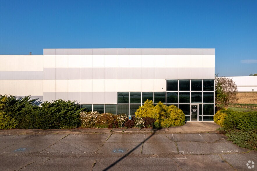 More Photos Of 5475 N Blackstock Rd, Spartanburg Warehouse For Lease