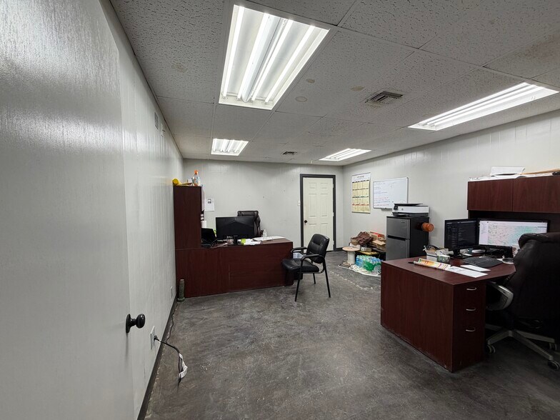 More Photos Of 2135 W Interstate 20, Odessa Manufacturing For Lease