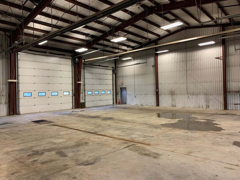 More Photos Of 4827 47 Av, Entwistle Industrial For Sale