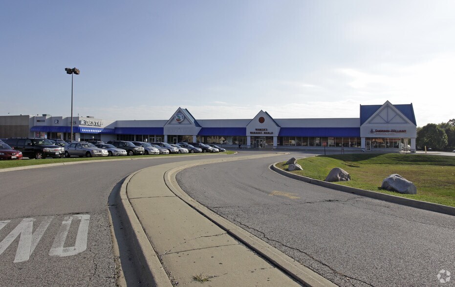 More Photos Of 1215-1299 N Rand Rd, Des Plaines Unknown For Lease