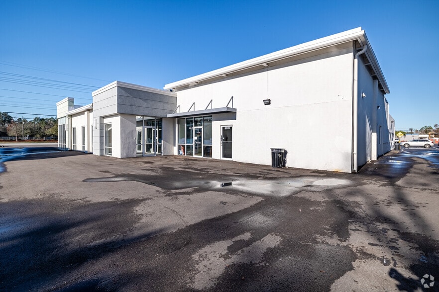 More Photos Of 7035 Philips Hwy, Jacksonville Unknown For Lease