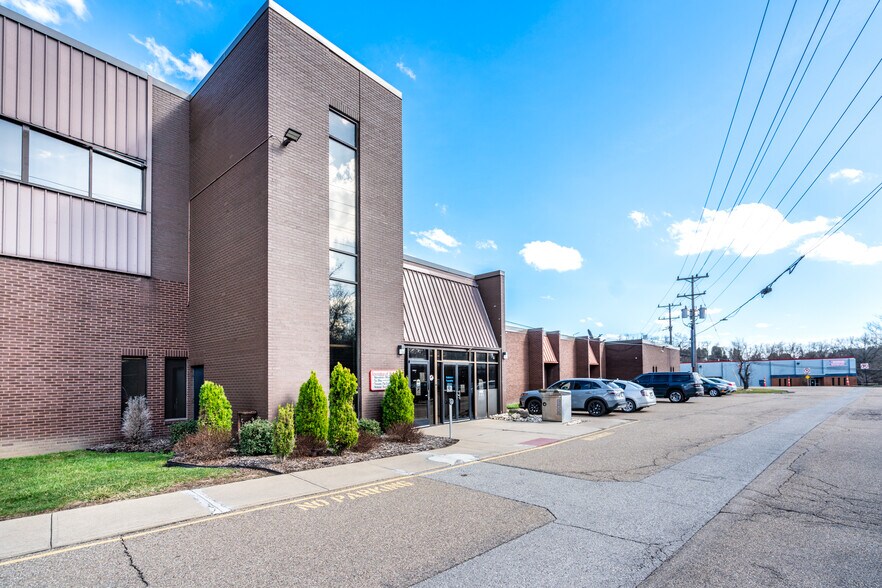More Photos Of 1000 Church Hill Rd, Pittsburgh Office For Lease