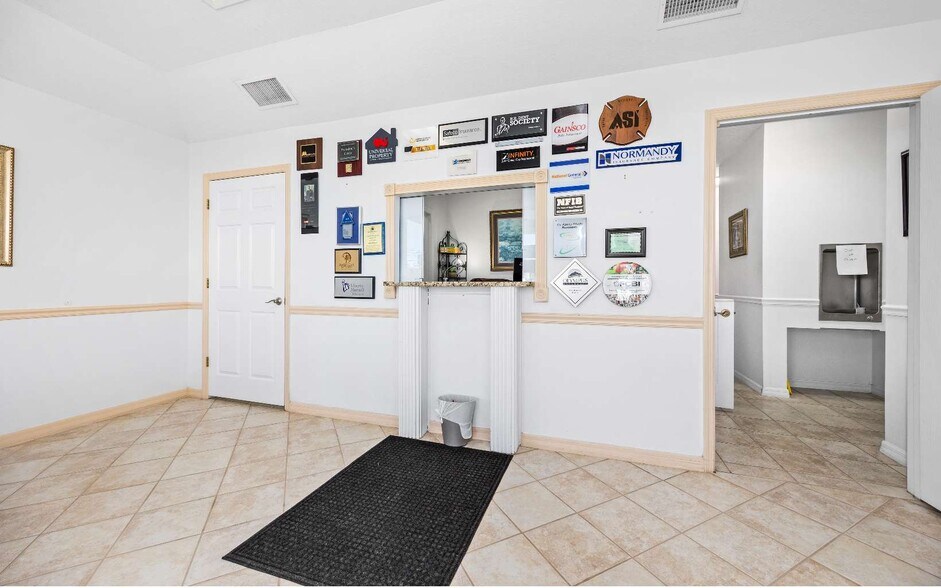 More Photos Of 1720 N Ohio Ave, Live Oak Office For Sale