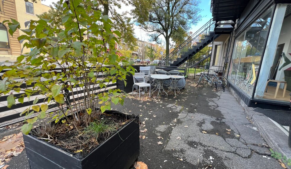 More Photos Of 6688-6692 Rue Saint-Denis, Montréal General Retail For Lease