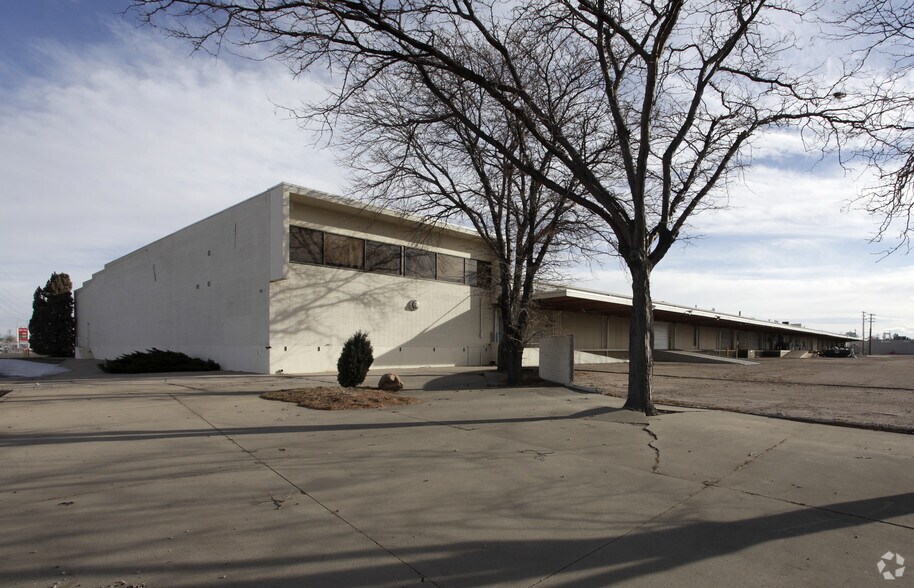 More Photos Of 5200 E Smith Rd, Denver Manufacturing For Lease