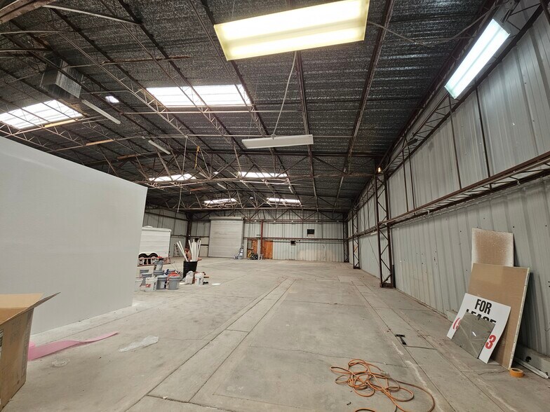 More Photos Of 3829 Rising Sun Rd, Bullhead City Distribution For Lease