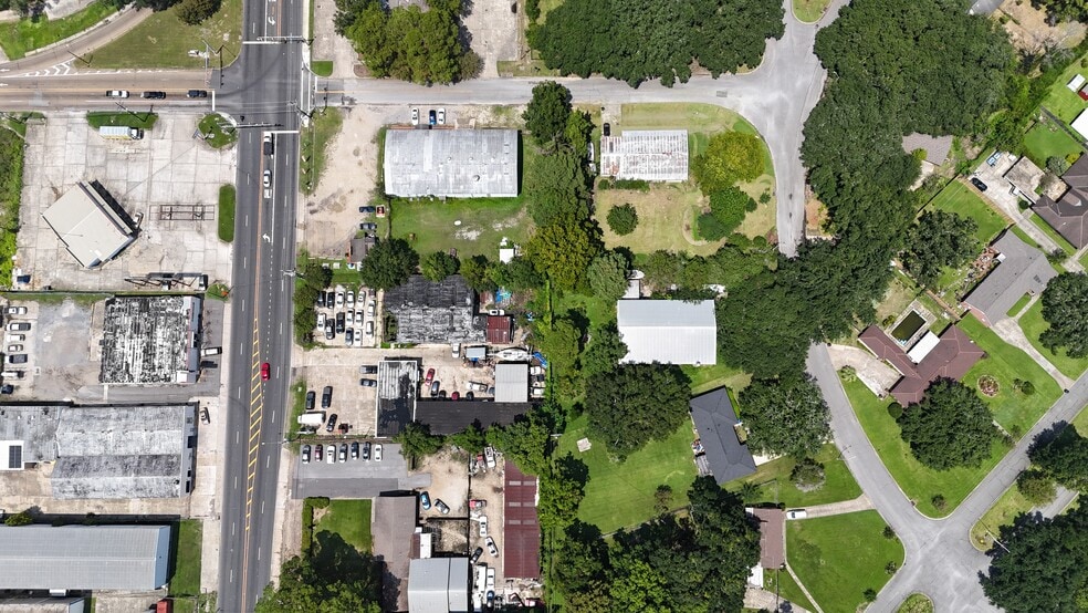 More Photos Of 524 N Foster Dr, Baton Rouge Industrial For Sale