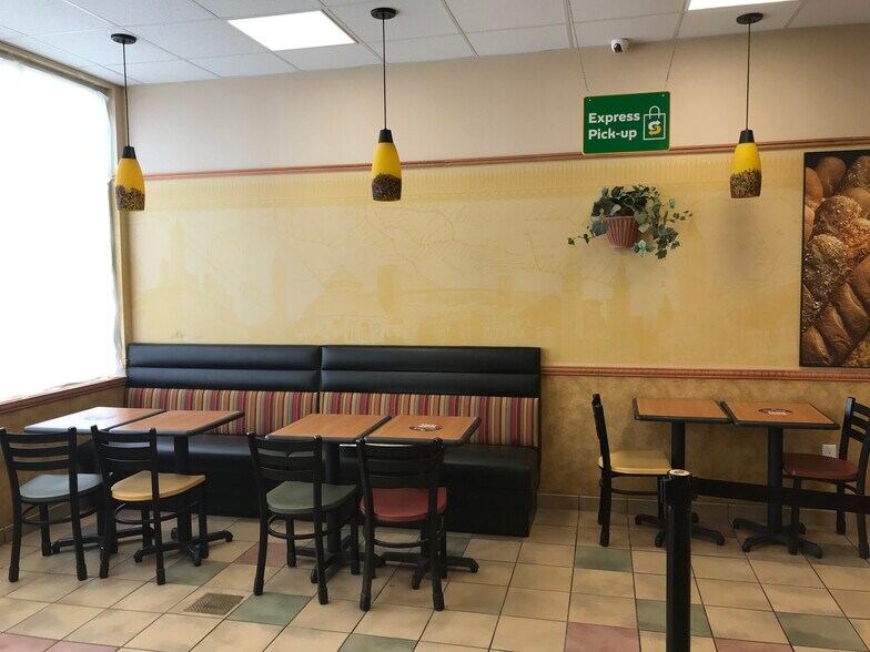 More Photos Of 4619 Federated Rd, Swan Hills Restaurant For Lease