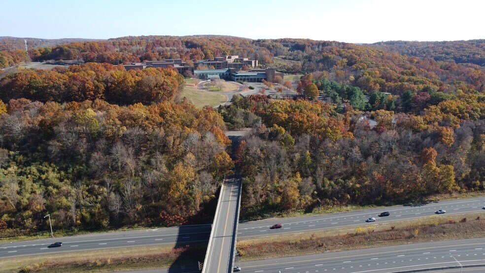 More Photos Of 150 Kettletown Rd, Southbury Office For Sale