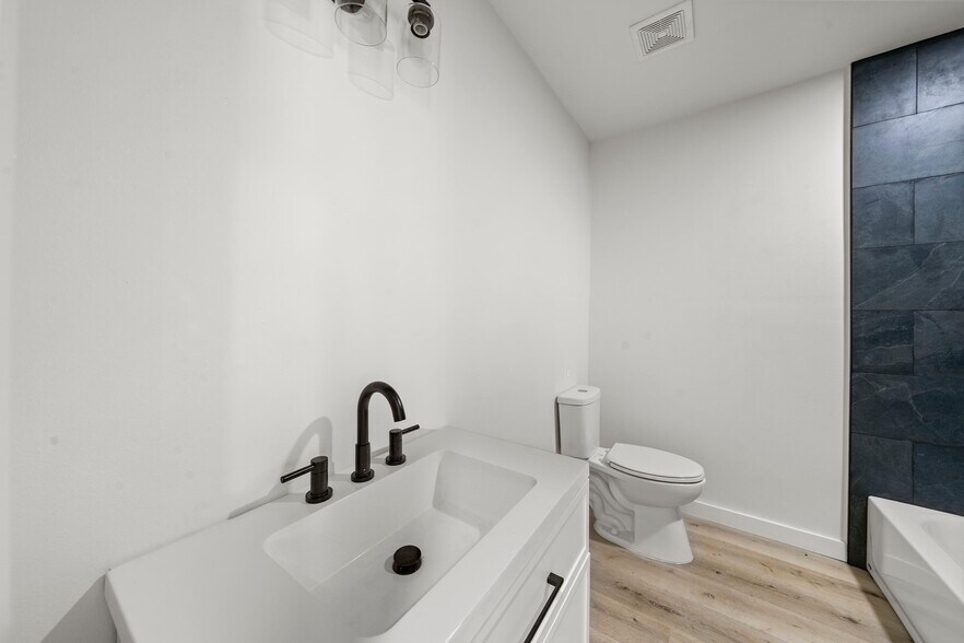 More Photos Of 103 E Stegall Rd, Robinson Specialty For Sale