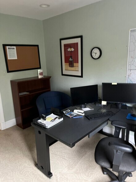 More Photos Of 10555 Metropolitan Ave, Kensington Medical For Sale