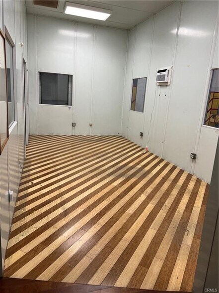 More Photos Of 414 W Florence Ave, Inglewood Warehouse For Sale