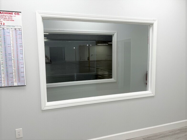 More Photos Of 6850 Cross Bayou Dr, Seminole Manufacturing For Lease