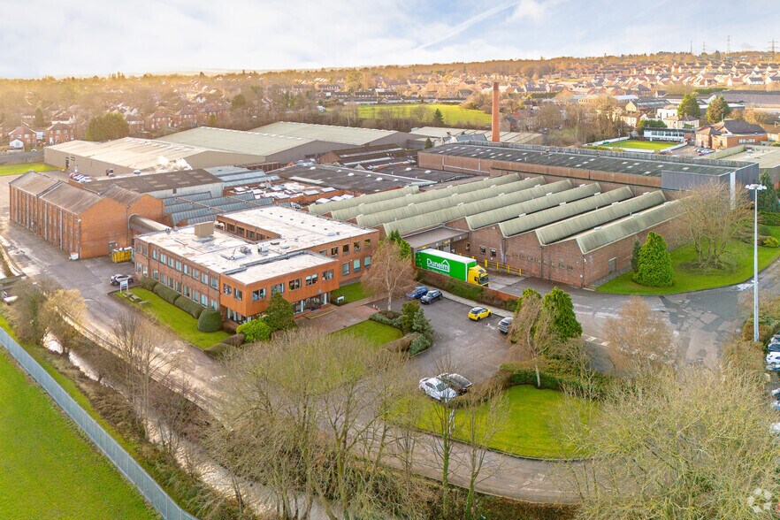 More Photos Of 1-9 Flanshaw Ln, Wakefield Warehouse For Lease