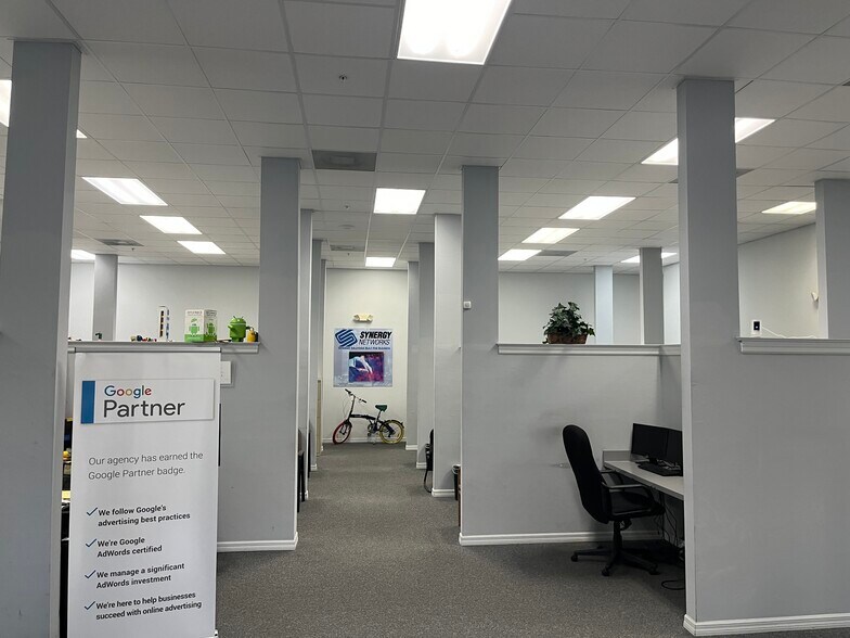 More Photos Of 10970 S Cleveland Ave, Fort Myers Office For Sale