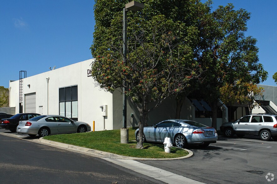 More Photos Of 760 W 16th St, Costa Mesa Warehouse For Lease